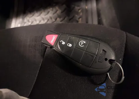 2016 Jeep Cherokee Latitude z USA, uszkodzony, nr VIN 1C4PJMCB3GW122780